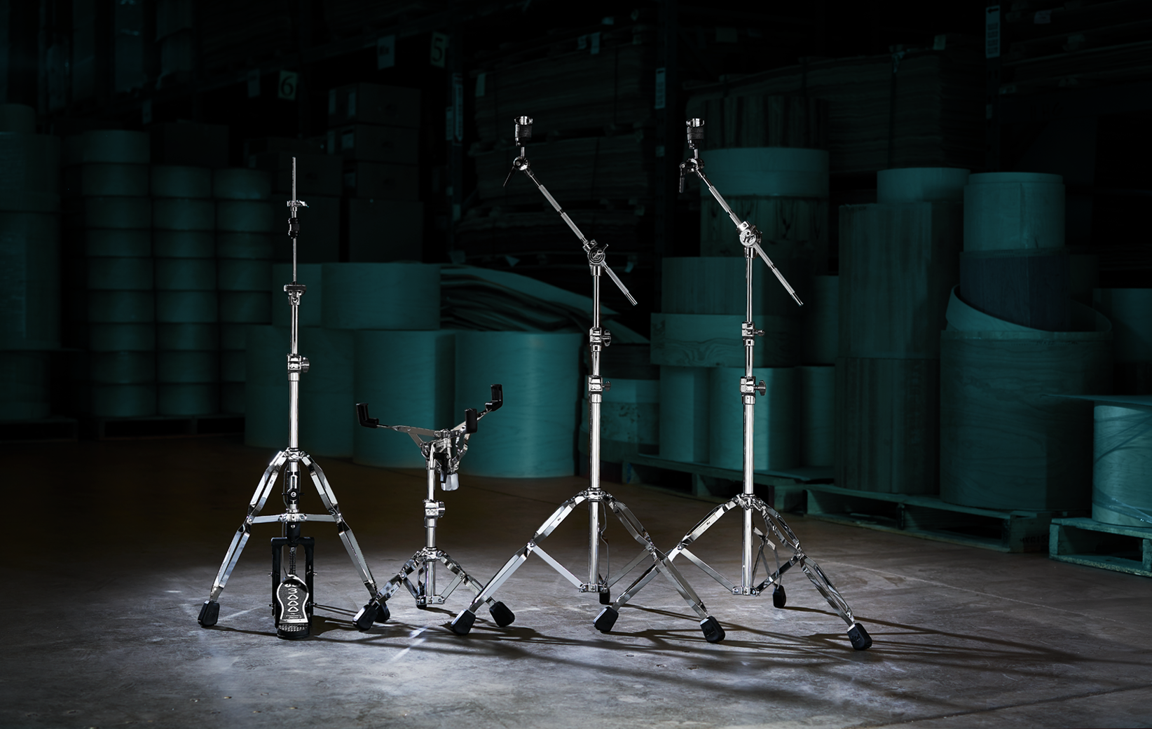 The DW 3000 Series hardware collectionoffers all-steel, doubled-braced hi-hat stands, snare stands, and boom stands.