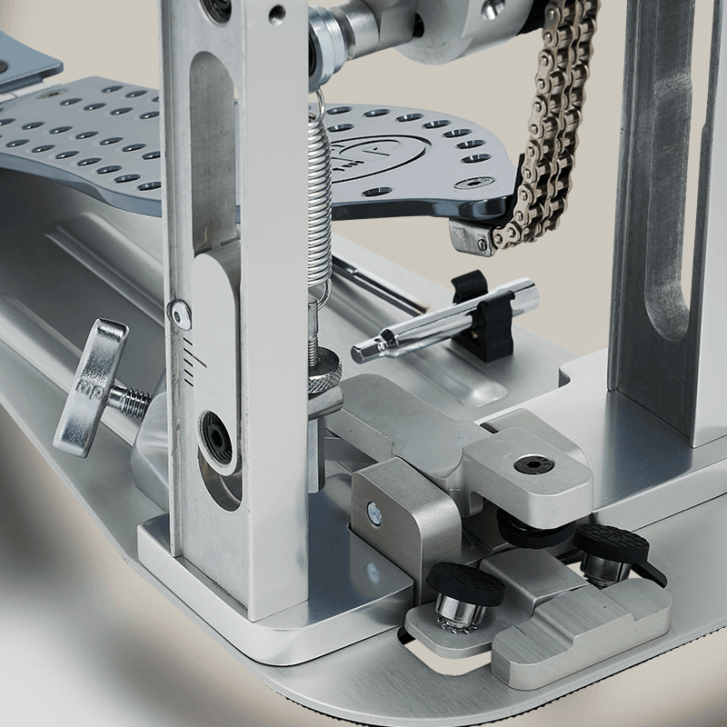 Tri-Pivot Swivel Toe Clamp™